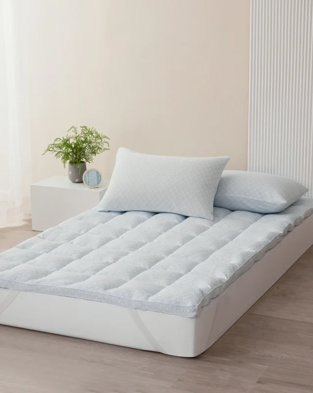 LuminaBox Quilted Cooling Topper